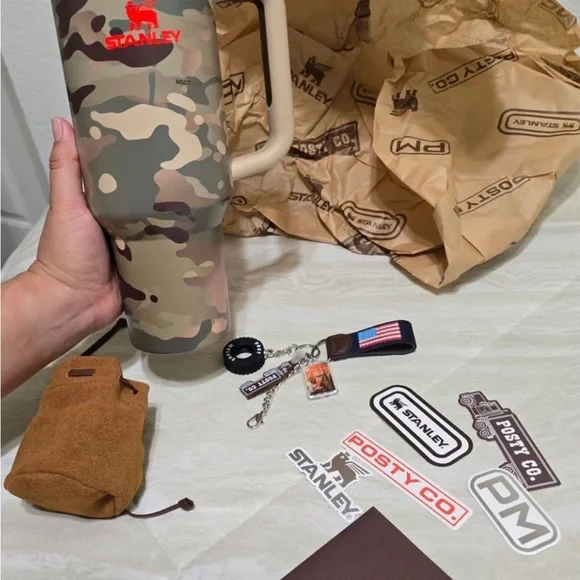 Stanley Camouflage Hydration Tumbler 40 OZ BNIB - Picture 5 of 5